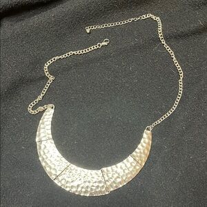 Elegant silver Hammered Necklace